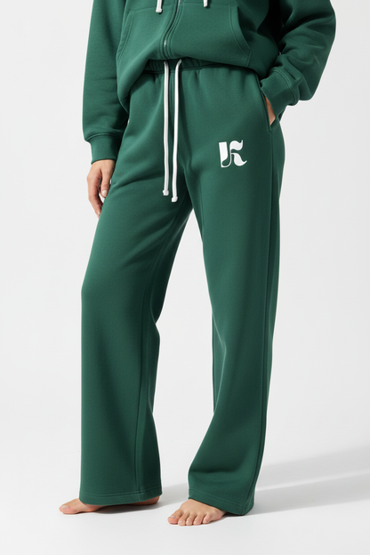 Close-up — Forest Green Essential SweatPants