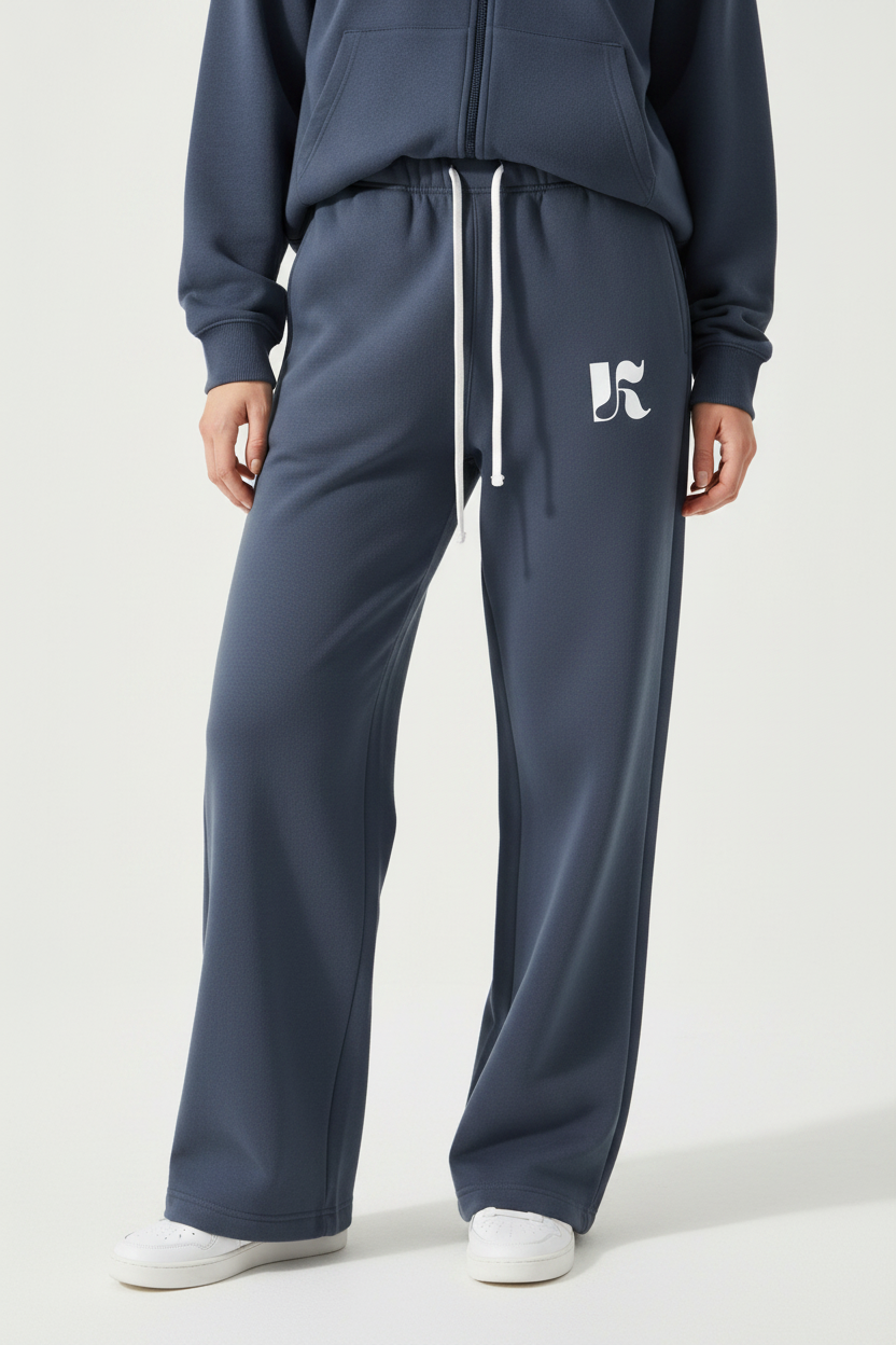 Close-up — Navy Essential SweatPants